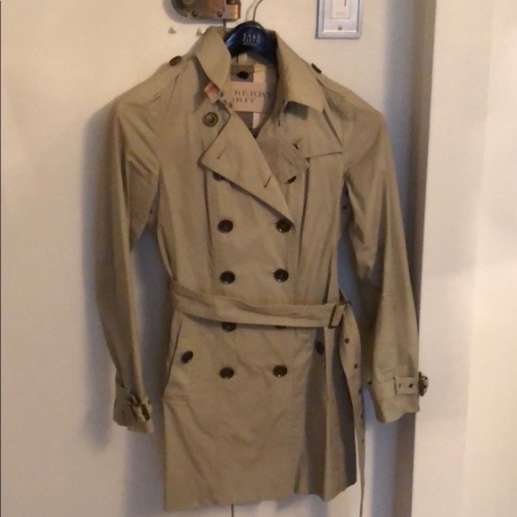 Burberry Jackets & Blazers - Burberry Trench: detachable hood, removable lining